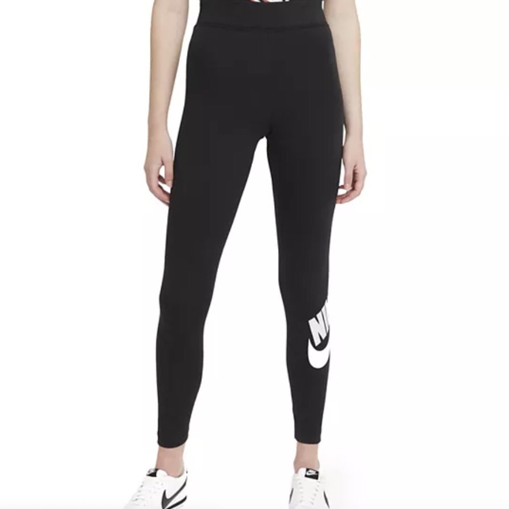 [SOLD] Nike Leggings